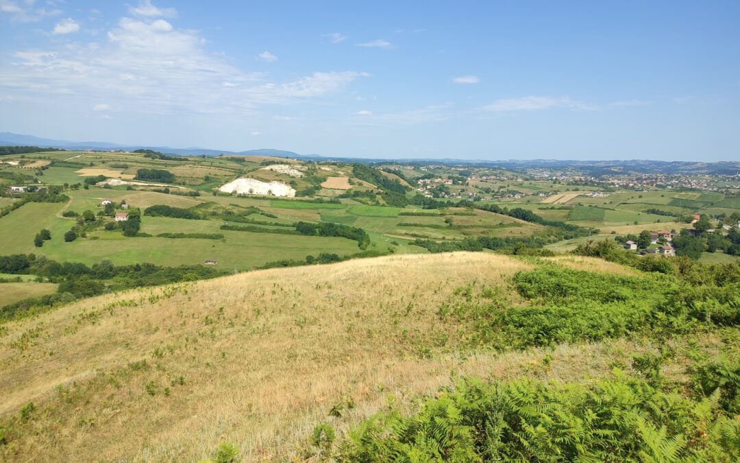 Cazin: Japodska gradina Čungar, groblje Vrelo i kameni spomenici Gata