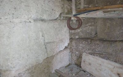 Kuća napravljena od stećaka u Goduši kod Visokog